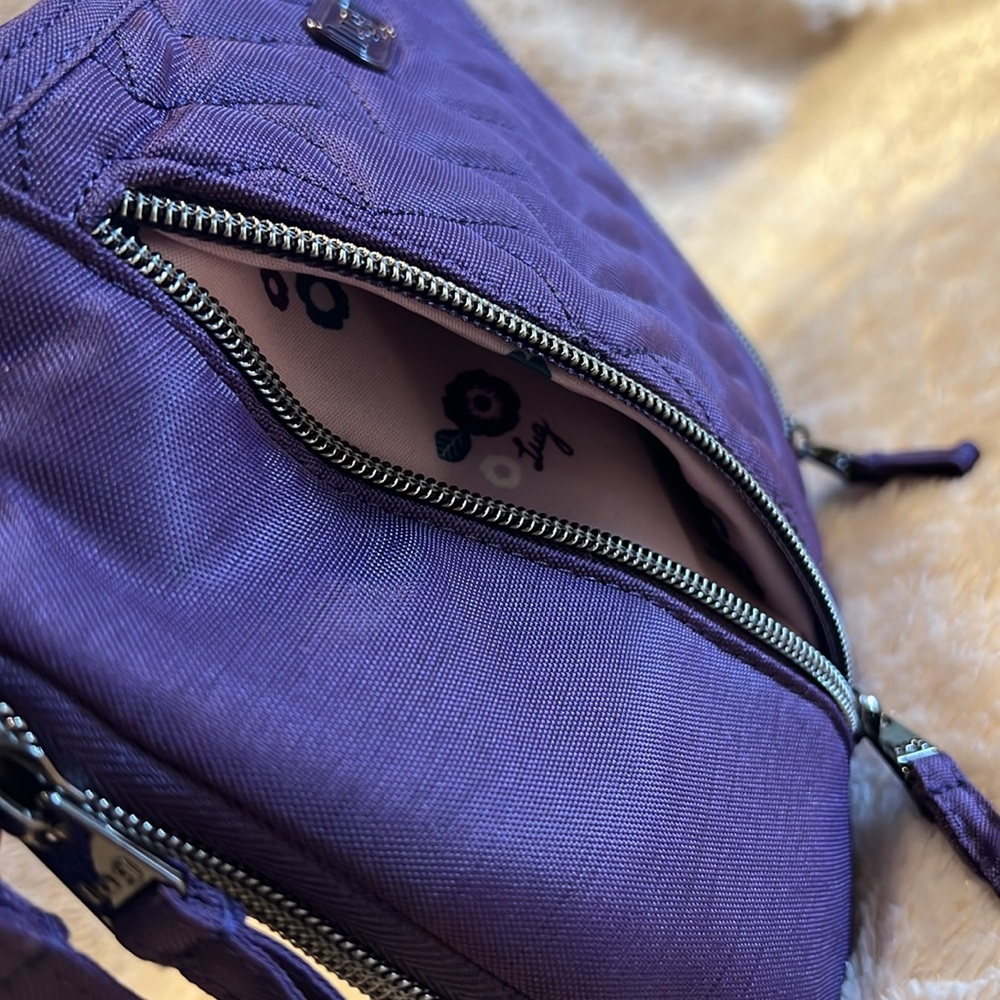 LUG Swivel Shoulder Bag - Picture 7 of 16
